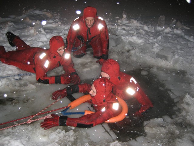 ICE RESCUE TRAINING BEDFORD HILLS MEMORIAL PARK